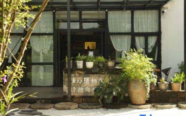 Yinzhuo life Meisu(Weizhou Islan Shell Beach store）