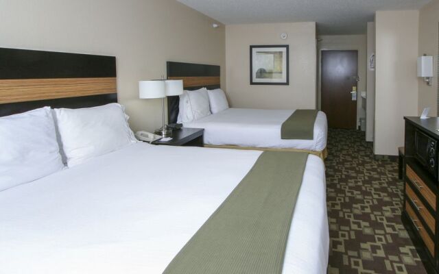 Holiday Inn Express SHELBY @ HWY 74