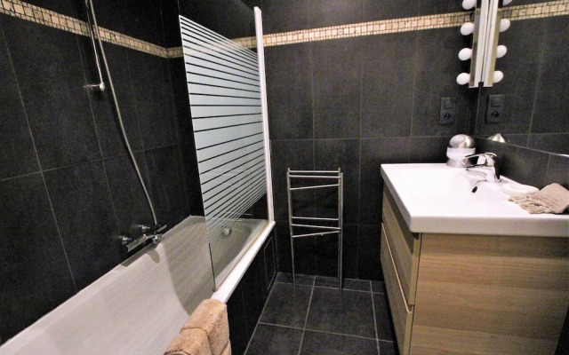 Modern Apartment 1 Bedroom/1 Bathroom in a Palm Beach Area