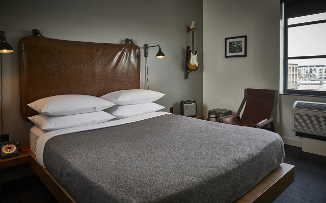 MOXY Minneapolis Uptown
