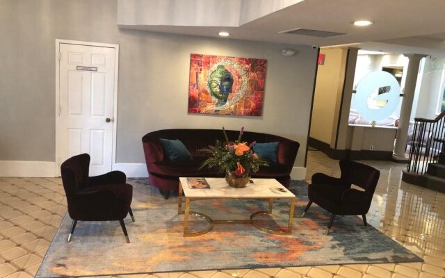 The Roslyn, Tapestry Collection by Hilton