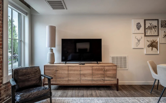 Bavarian Lodge Suites