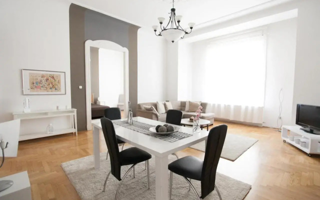 Modernized Condo for 6ppl CENTER