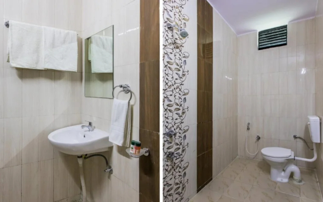 Lavish By FabHotel