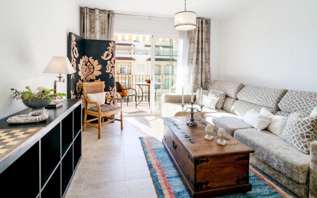 PC-Comfy 2 bedroom apt center Estepona