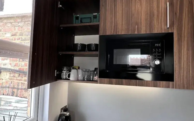 London Studio Retreat - Colney Hatch Lane