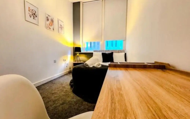 Captivating 2-bed Apartment in Liverpool