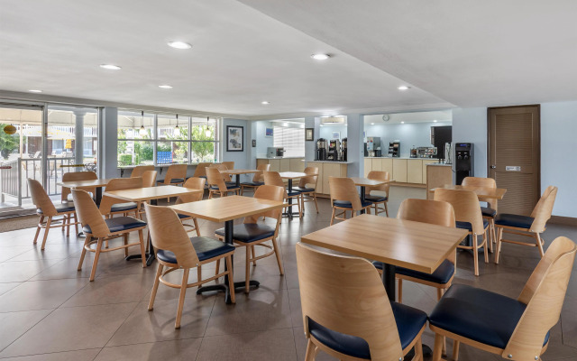 Best Western Palm Beach Lakes