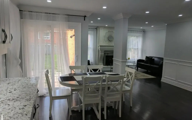 QuickStay - Beautiful 5bdrm House in Vaughan