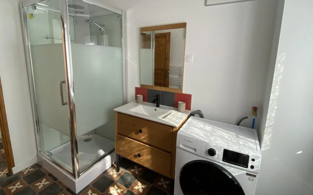 Holiday Home in Kerfany Near Beaches & Trails