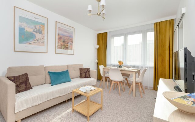 Cosy Beige Apartment for 5 by Renters