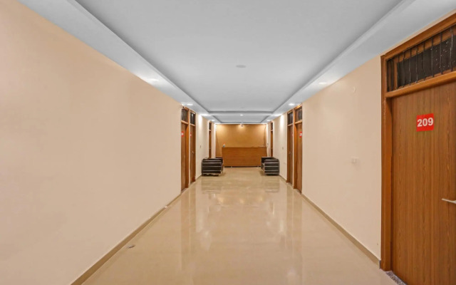 OYO 85984 Hotel Happy Spring