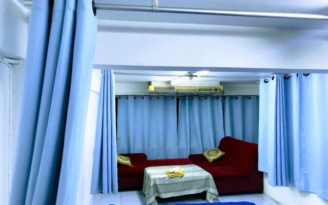 Omarthai Hotel - Hostel