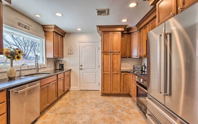 Mattituck Home w/ Fireplaces - Near Wineries