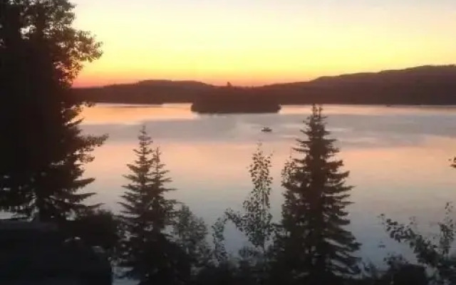 Cottonwood Bay Resort