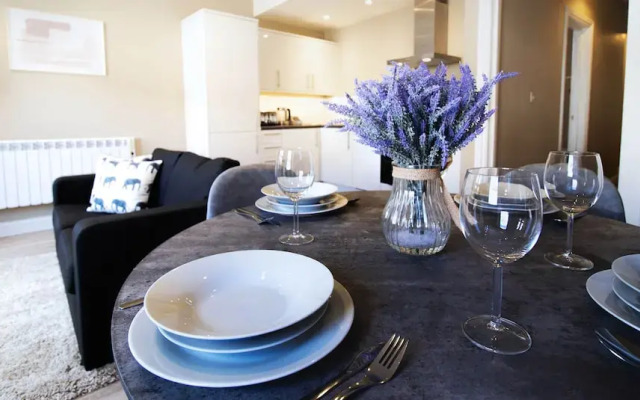 2 Bed 1 Bath Town Center Apartment