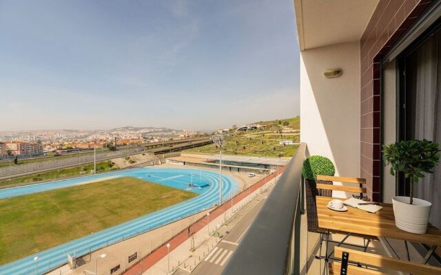 Modern Deco Apartment With Balcony