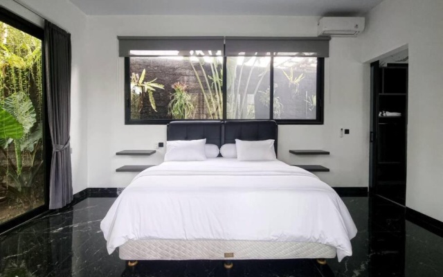 BRAND NEW Luxurious 5 Bedroom Villa with Exotic View – Guest Rooms – Ubud