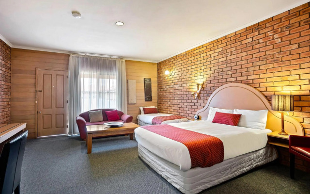 Quality Inn Colonial