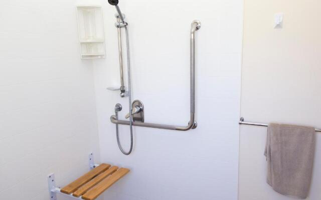 Sierra Beachfront Motel