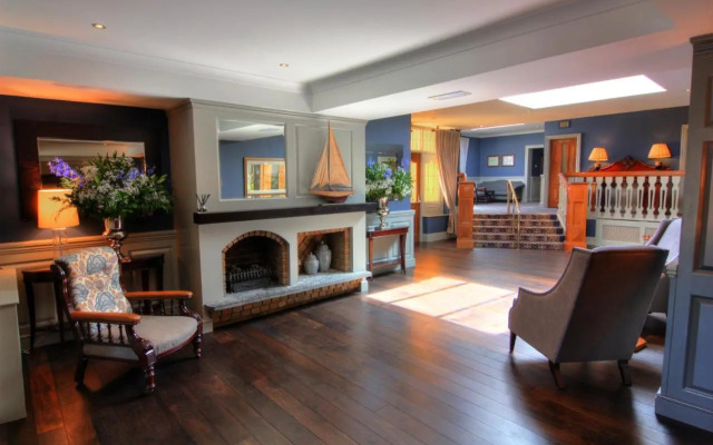 Devon Inn Hotel