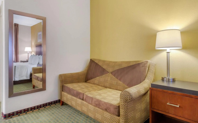 Quality Inn & Suites Lakewood - Denver Southwest