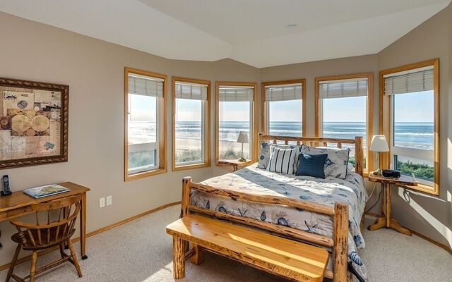 Surfside Getaway 3 Bedroom Home