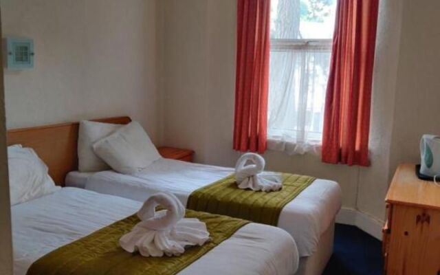 Inglewood Palm Hotel