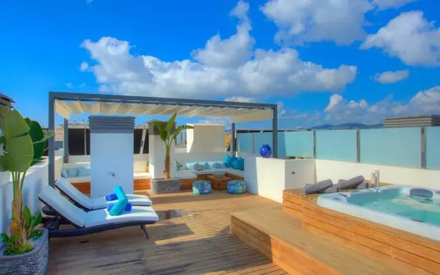 Ibiza Blue Beach Jacuzzi