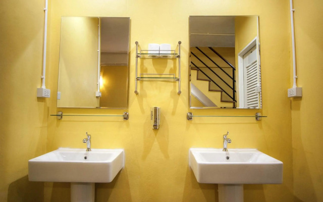 Thai Thai Hostel