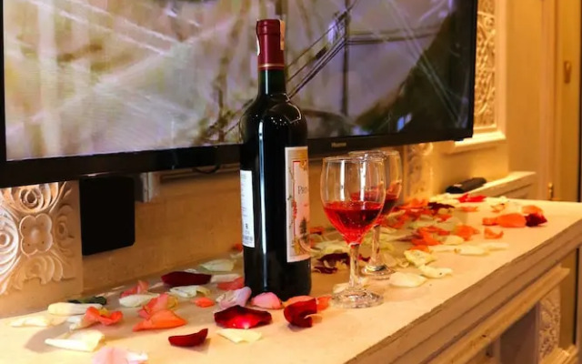 Elegance Hotel