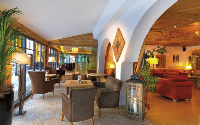 Hotel Alpendorf