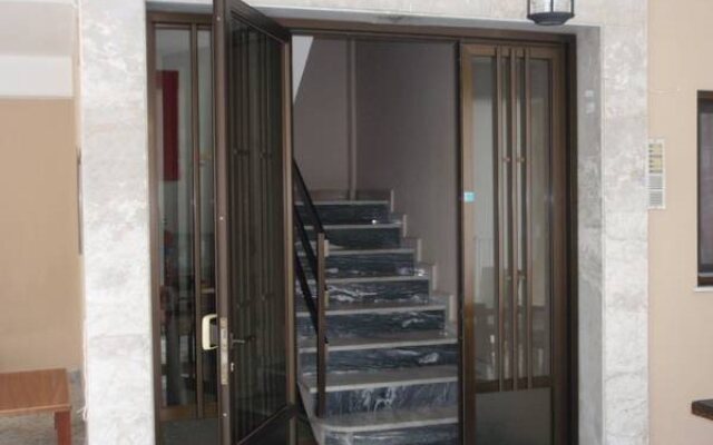Dimitra's Apartments