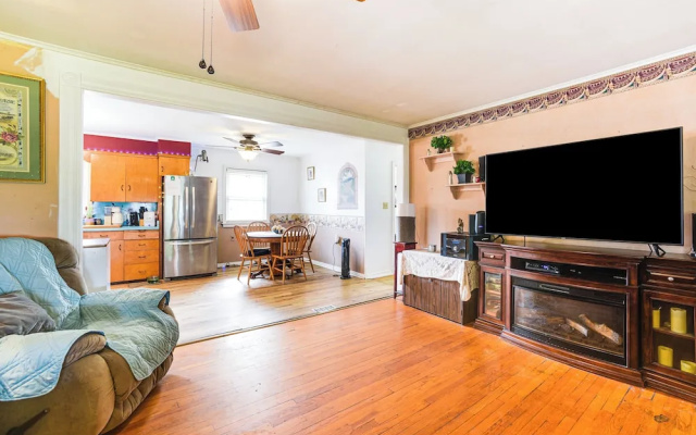 Cozy Ballston Spa Home w/ Fenced Yard! - фото 3