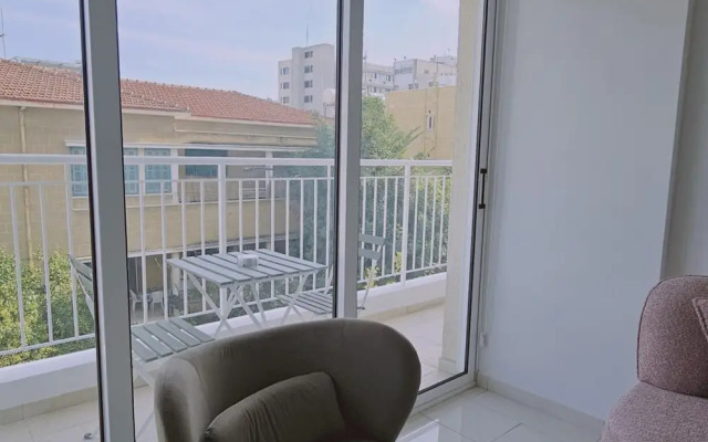 104 NIC - 102 Stay Cosmo City Suite