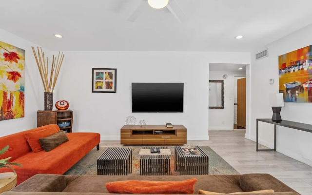 320-1 Las Olas Boulevard