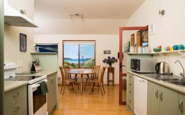Abel Tasman Ocean View Chalet