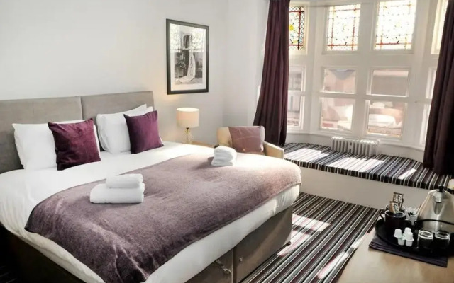 The Royal Hotel Crewe, A BRILLIANT Collection