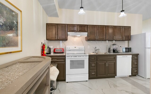 Stunning Condos Near French Quarter