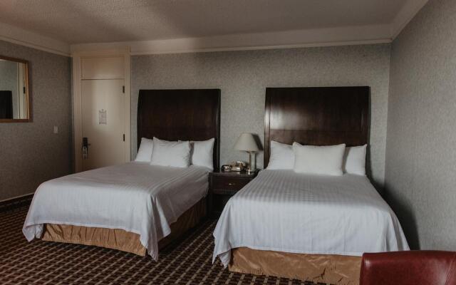 Prince Arthur Waterfront Hotel and Suites