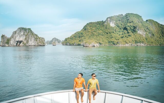 Paradise Elegance Cruise