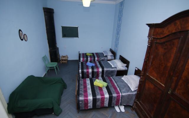 Leon Hostel