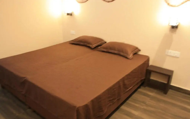 The Glass House Premium