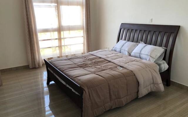 Akua Luxury Suite Sapphire Courts