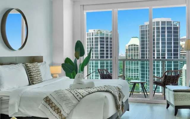 Beautiful Blue Gold Studio Ocean View