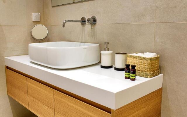 Acropolis area family friendly 2bdr apartment