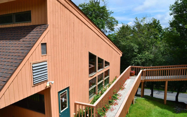 Cedar Village Condominiums