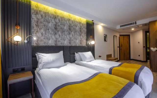 Kayhan City Hotel