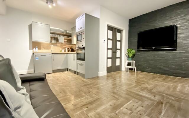 Premium 4 bed Apartment, West End of Glasgow