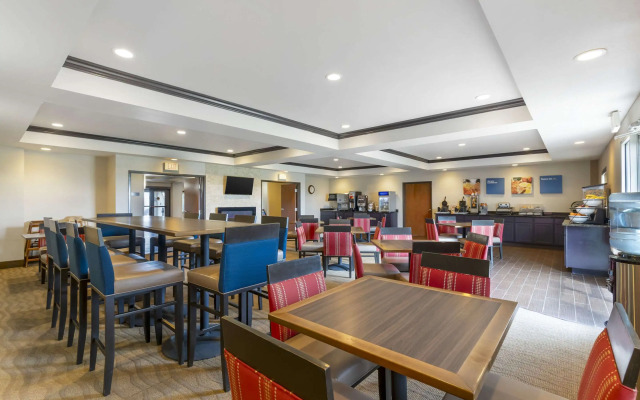 Comfort Inn & Suites